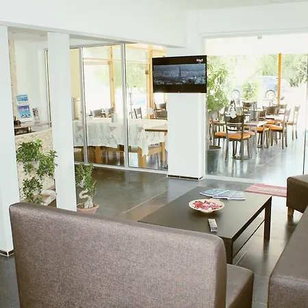 Alojamento de Acomodação e Pequeno-almoço Albergo Cesme