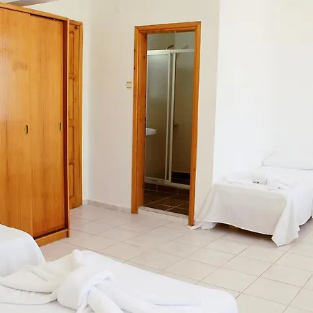 Alojamento de Acomodação e Pequeno-almoço Albergo Cesme Çeşme