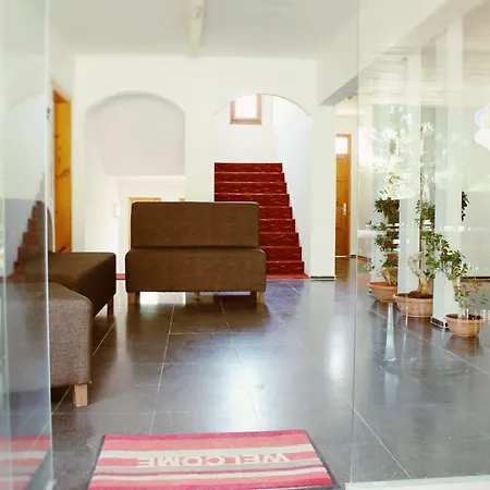 Alojamento de Acomodação e Pequeno-almoço Albergo Cesme