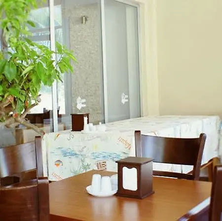 Albergo Cesme לינה וארוחת בוקר 3*