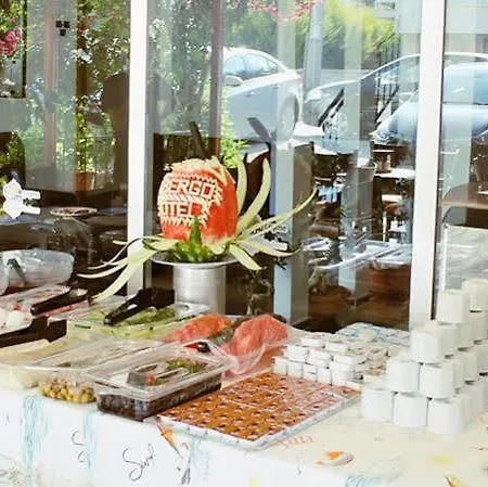 Alojamento de Acomodação e Pequeno-almoço Albergo Cesme